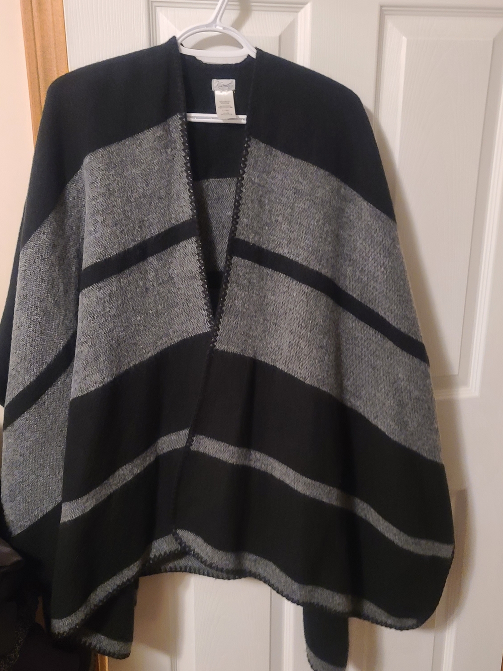 Kismet Black & Gray Striped Open-Front Wrap